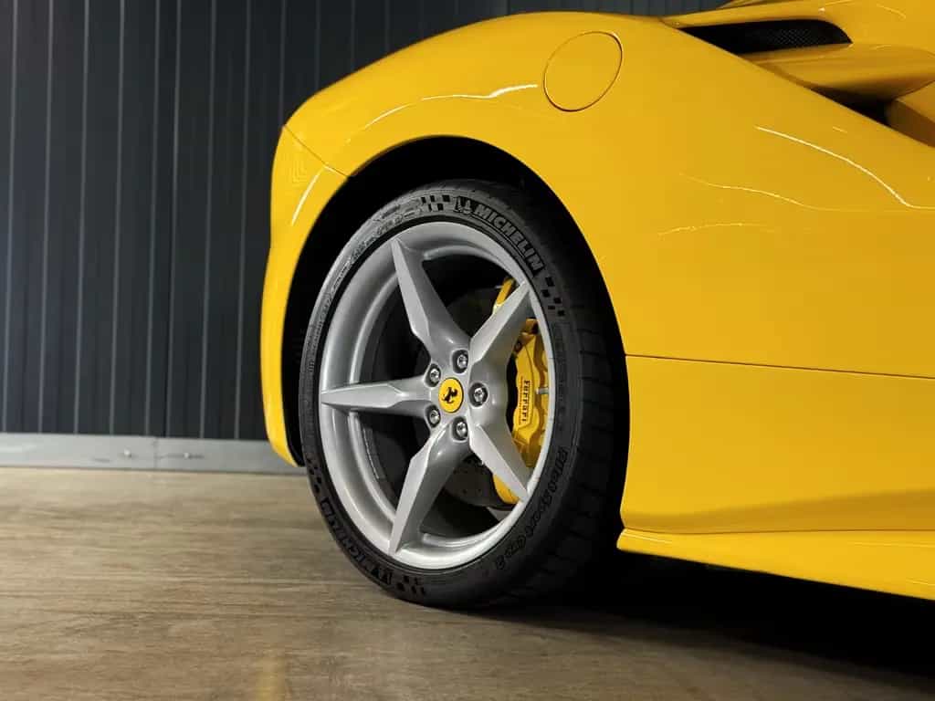 Ferrari 488 Spider + Giallo Modena + Scuderia Shields 07/2016-photo-13