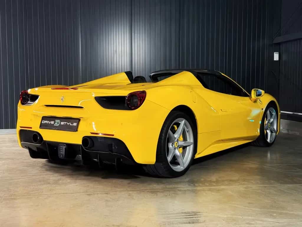 Ferrari 488 Spider + Giallo Modena + Scuderia Shields 07/2016-photo-15