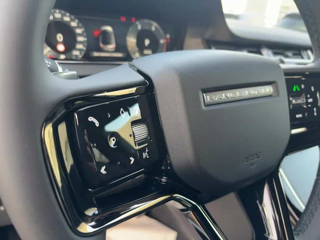 Land Rover Range Rover Rover Evoque D200 Dynamic SE Pano 20Z 11/2025-photo-16