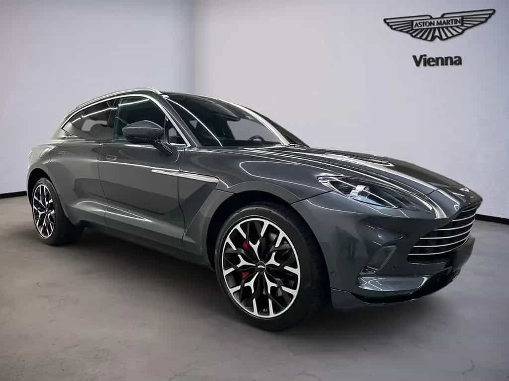 Aston Martin DBX / Xenon Grey / Obsidian Black & Spicy Red 05/2021-photo-1