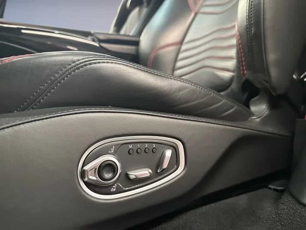 Aston Martin DBX / Xenon Grey / Obsidian Black & Spicy Red 05/2021-photo-14