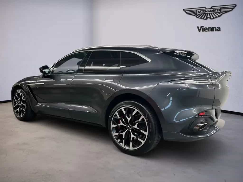 Aston Martin DBX / Xenon Grey / Obsidian Black & Spicy Red 05/2021-photo-3