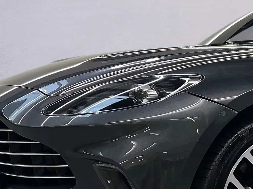 Aston Martin DBX / Xenon Grey / Obsidian Black & Spicy Red 05/2021-photo-4