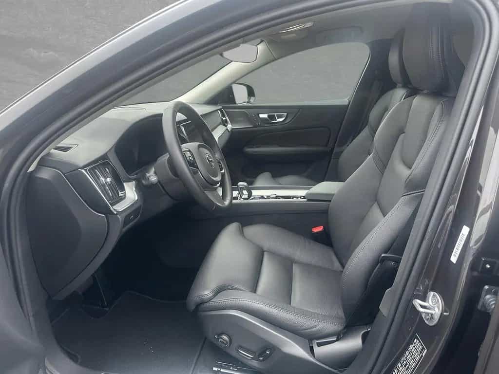 Volvo V60 B4 Mild-Hybrid Plus Dark ACC BLIS LED 04/2025-photo-2