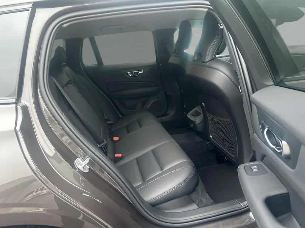 Volvo V60 B4 Mild-Hybrid Plus Dark ACC BLIS LED 04/2025-photo-4