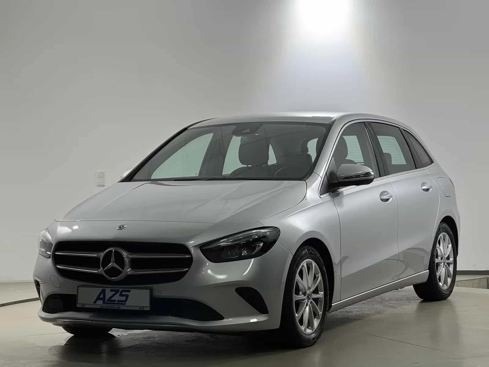 Mercedes-Benz B-Class 180 11/2019-photo-1