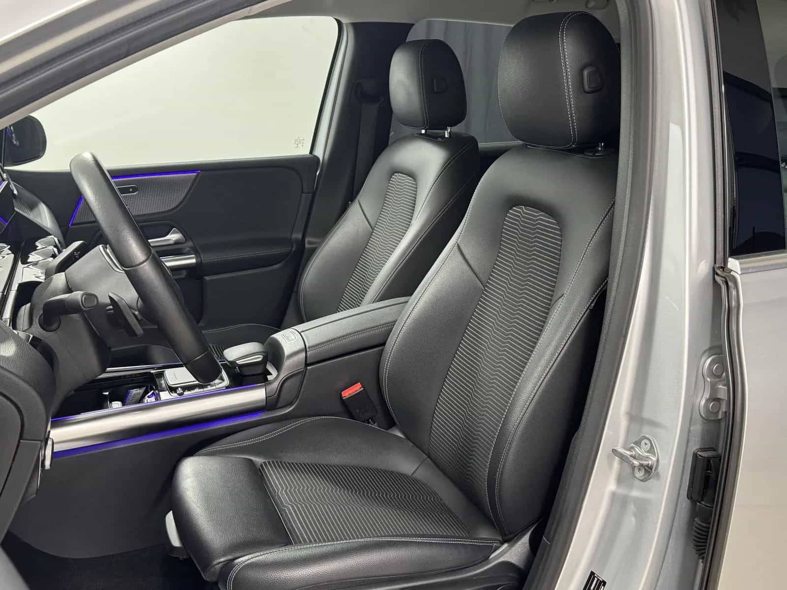Mercedes-Benz B-Class 180 11/2019-photo-10