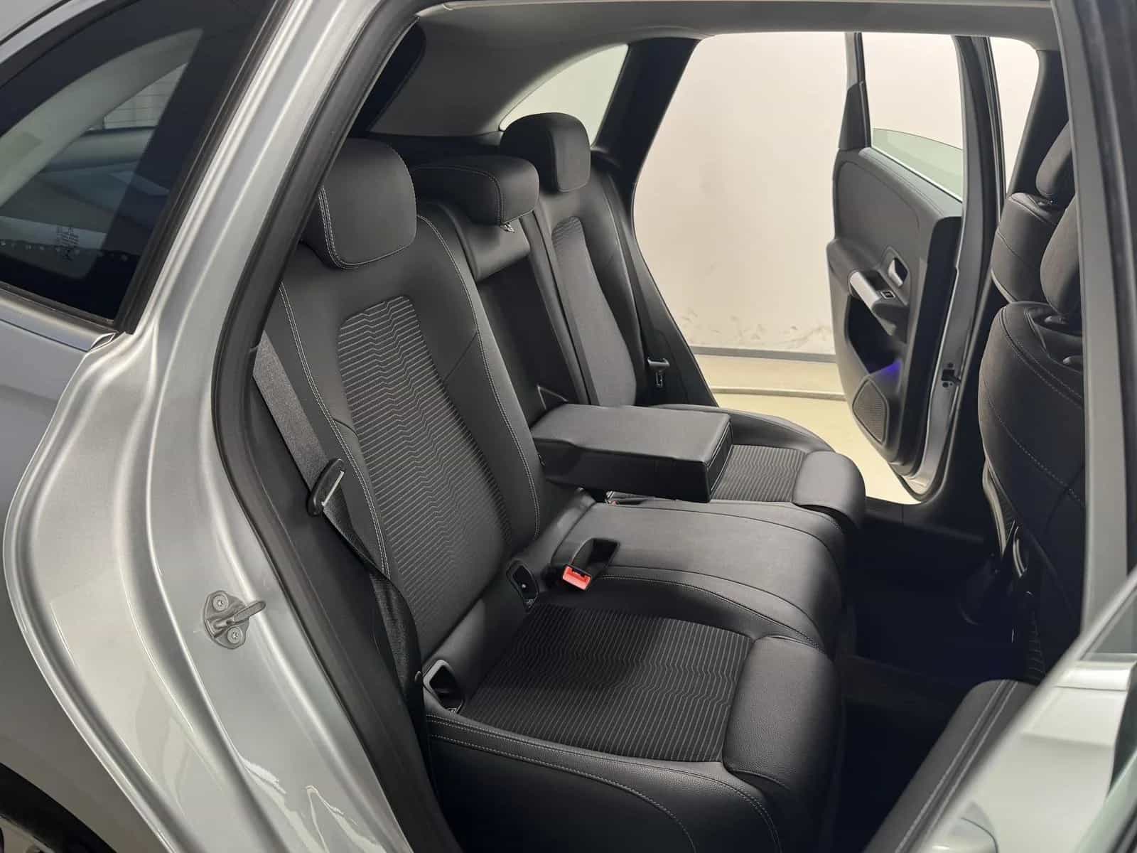Mercedes-Benz B-Class 180 11/2019-photo-12