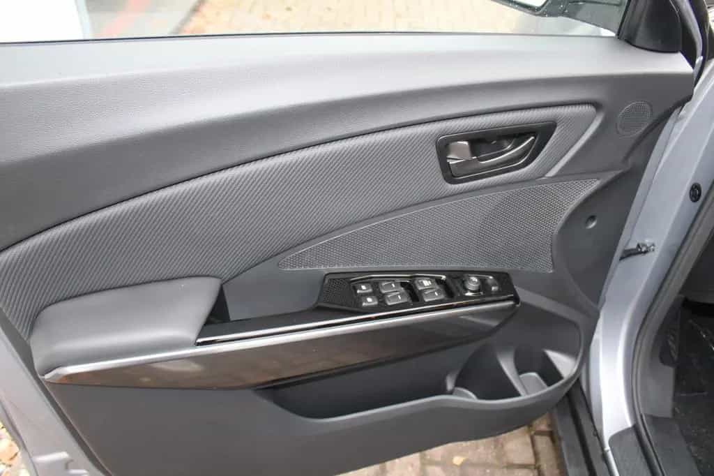 KGM Tivoli 1.5 T-GDI Essential Automatik null-photo-10