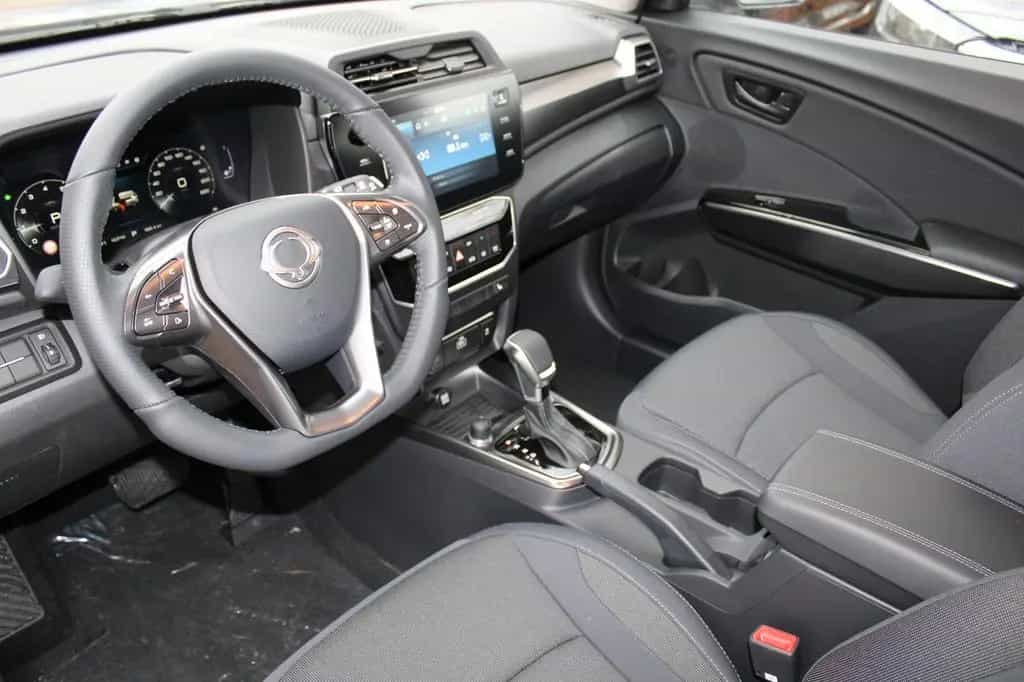 KGM Tivoli 1.5 T-GDI Essential Automatik null-photo-11