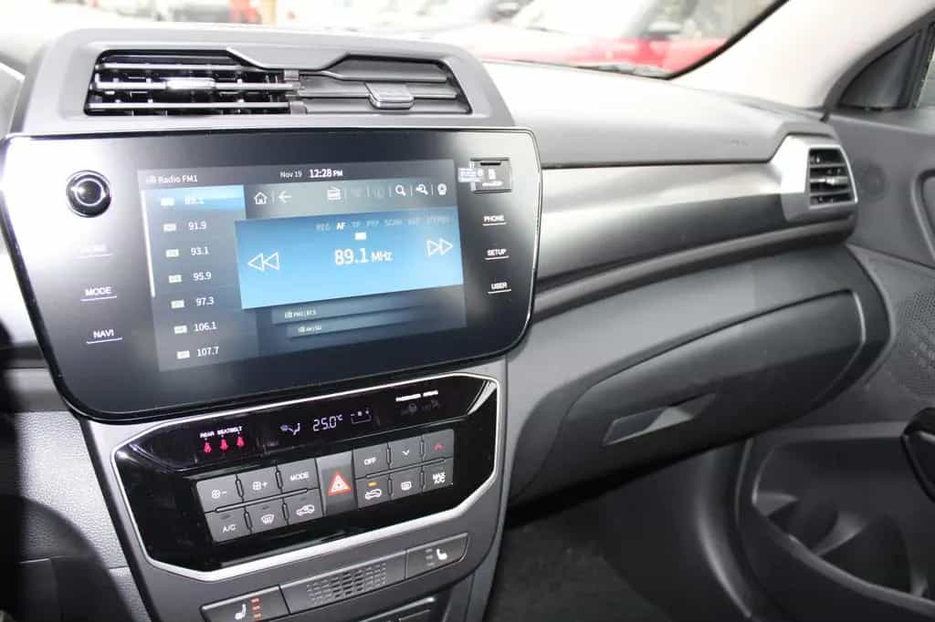 KGM Tivoli 1.5 T-GDI Essential Automatik null-photo-17