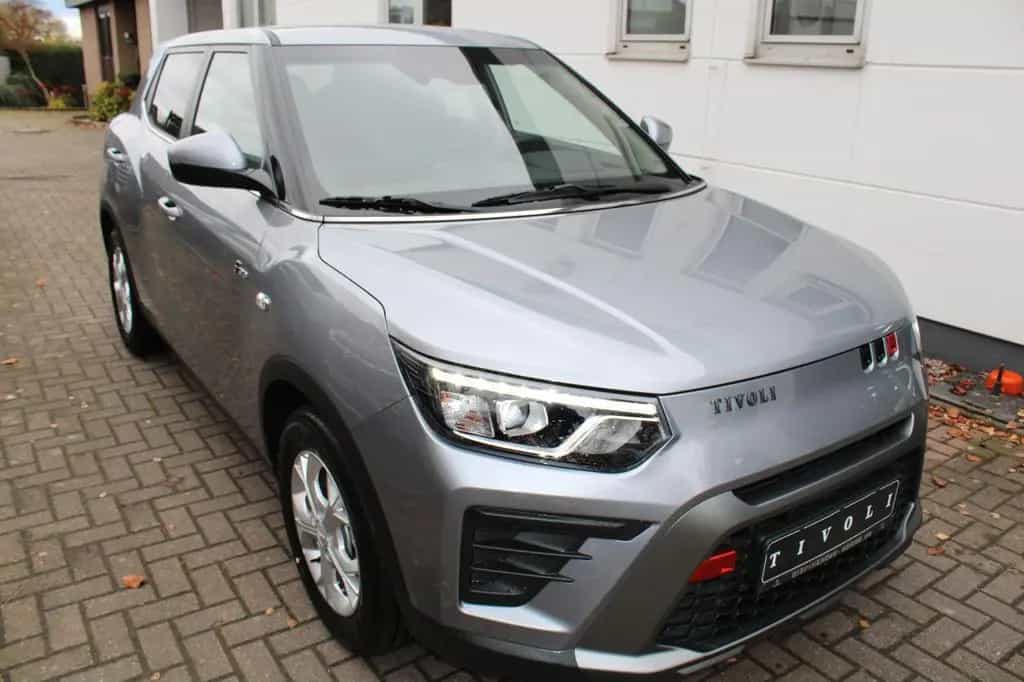 KGM Tivoli 1.5 T-GDI Essential Automatik null-photo-2