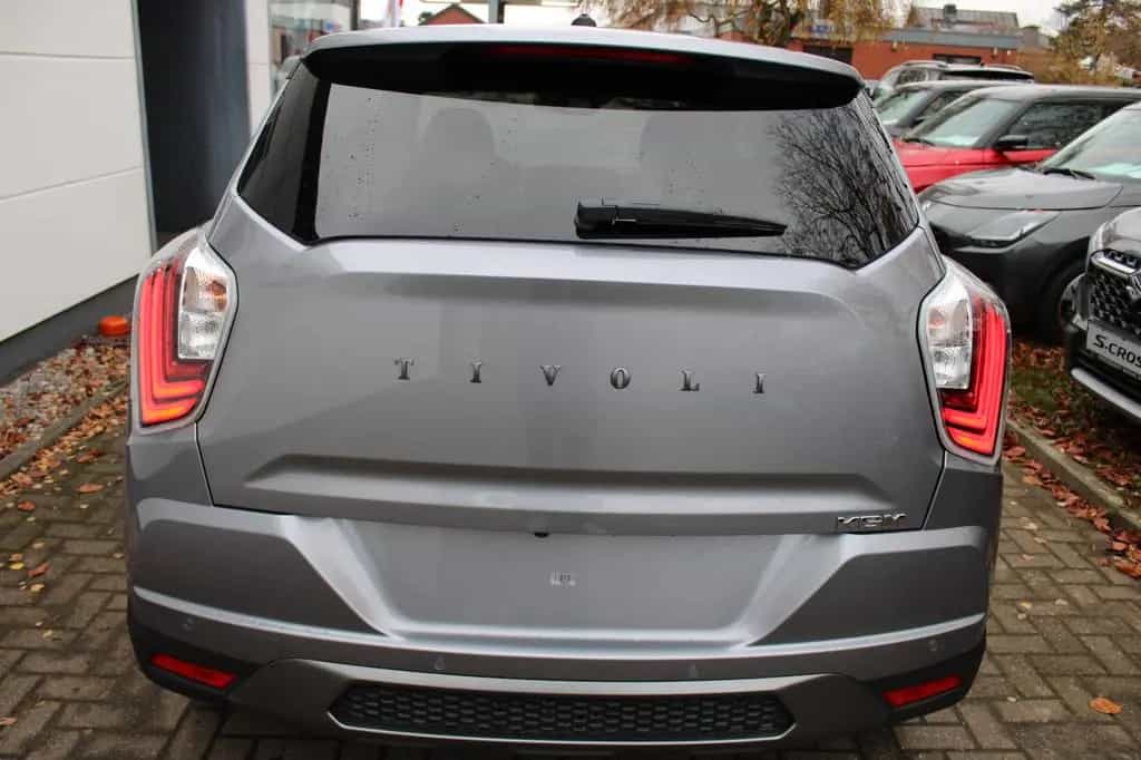 KGM Tivoli 1.5 T-GDI Essential Automatik null-photo-6