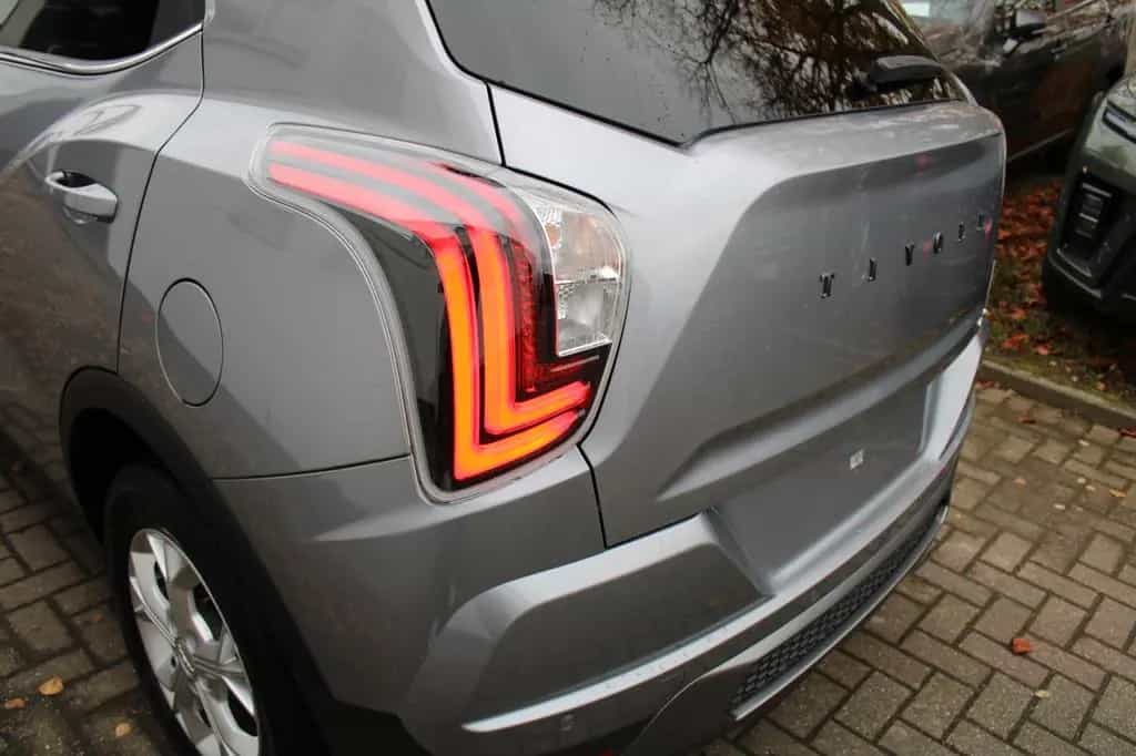 KGM Tivoli 1.5 T-GDI Essential Automatik null-photo-8
