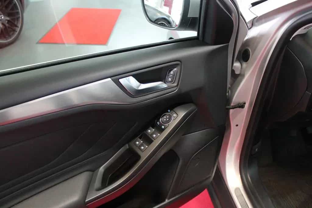 Ford Focus Erdgas / Benzin Standheizung ACC RFK 11/2019-photo-10
