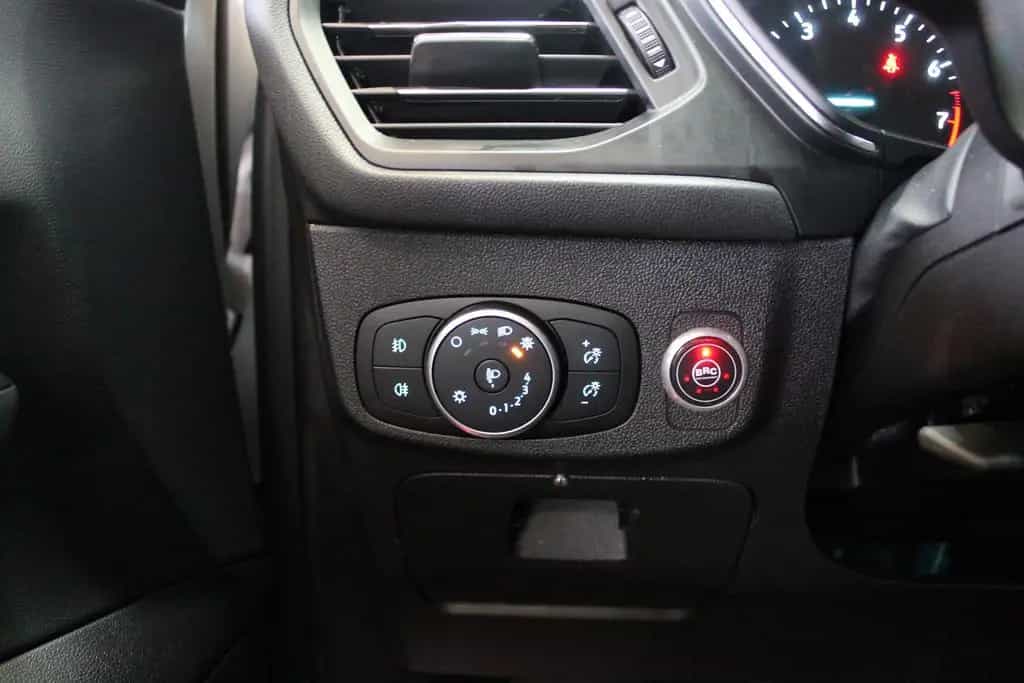 Ford Focus Erdgas / Benzin Standheizung ACC RFK 11/2019-photo-14