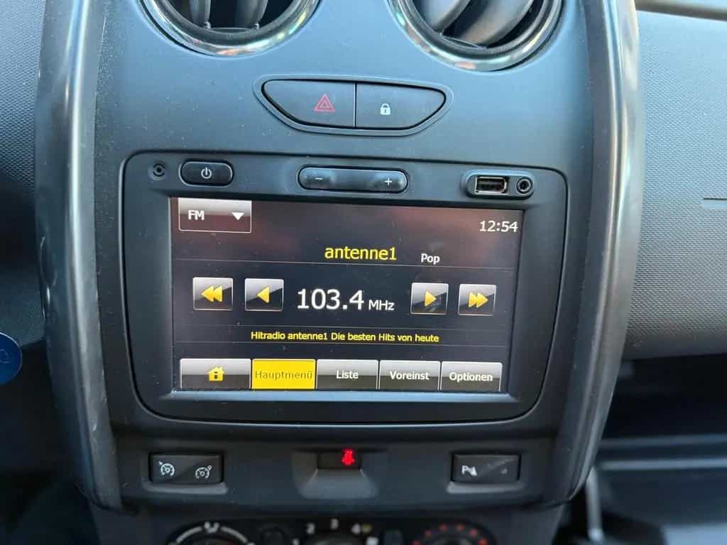 Dacia Duster I Prestige 4x2*NAVI*AHK*LEDER*FES*DR* 05/2015-photo-11