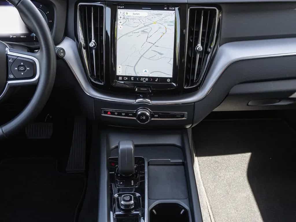 Volvo XC60 Momentum Pro 2WD Digitales Cockpit Soundsys 07/2021-photo-10