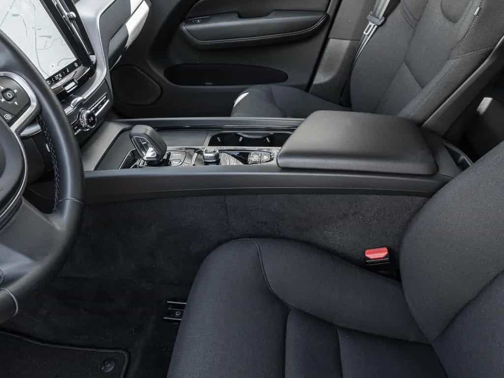 Volvo XC60 Momentum Pro 2WD Digitales Cockpit Soundsys 07/2021-photo-13