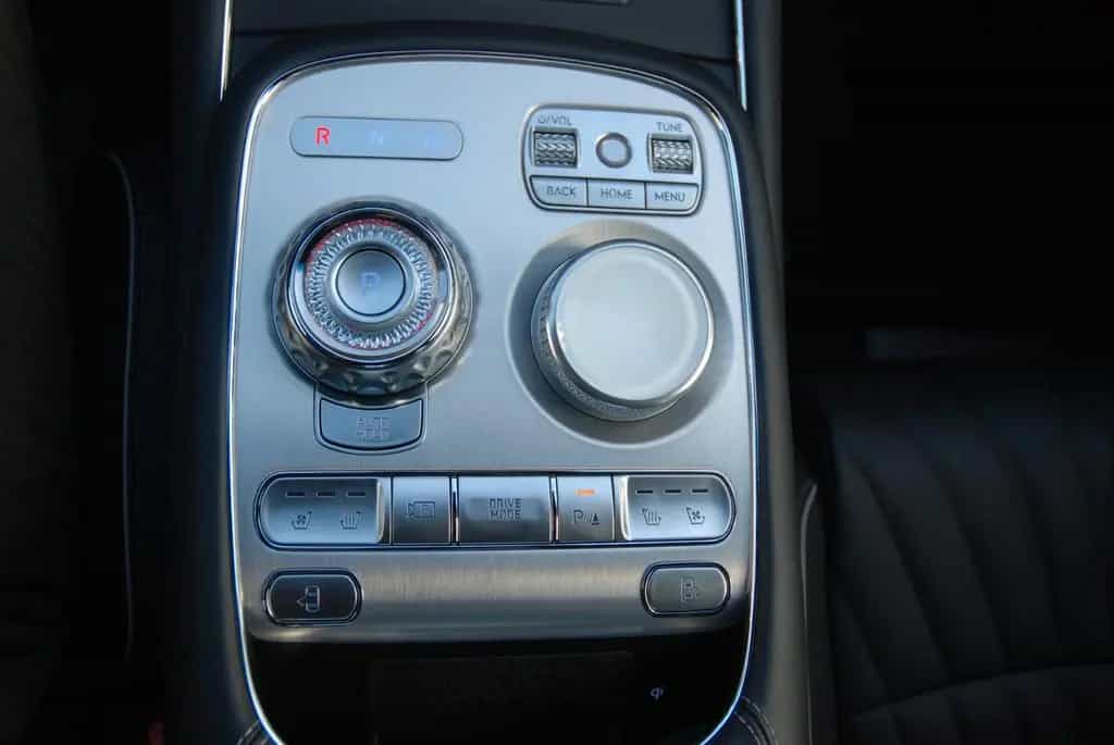 Genesis G90 3.5T MHEV Luxury Plus AWD 4-Sitzer 11/2024-photo-12