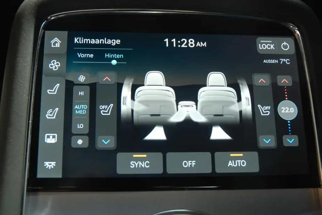 Genesis G90 3.5T MHEV Luxury Plus AWD 4-Sitzer 11/2024-photo-15