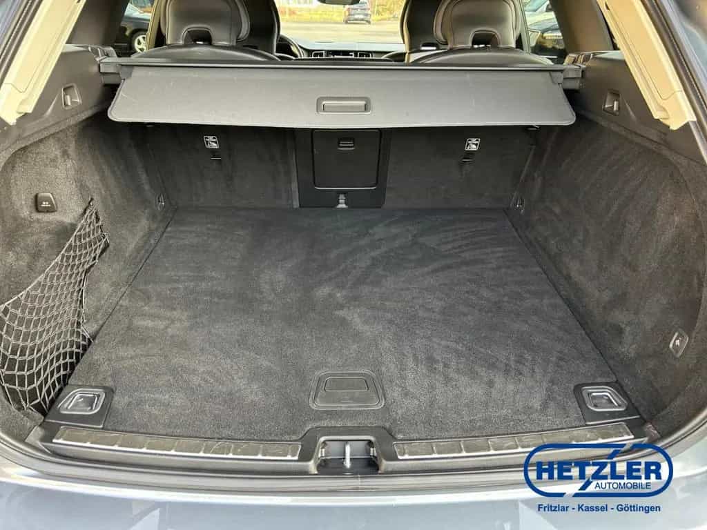 Volvo XC60 Momentum Pro 2WD AHK Navi Digitales Cockpit 04/2021-photo-11
