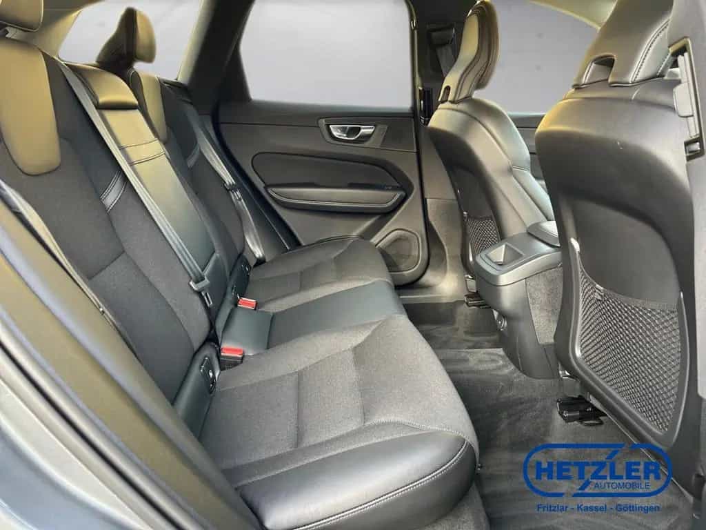 Volvo XC60 Momentum Pro 2WD AHK Navi Digitales Cockpit 04/2021-photo-12