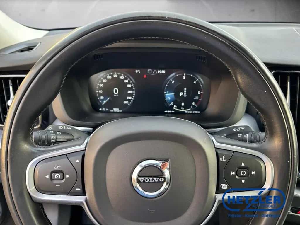 Volvo XC60 Momentum Pro 2WD AHK Navi Digitales Cockpit 04/2021-photo-7