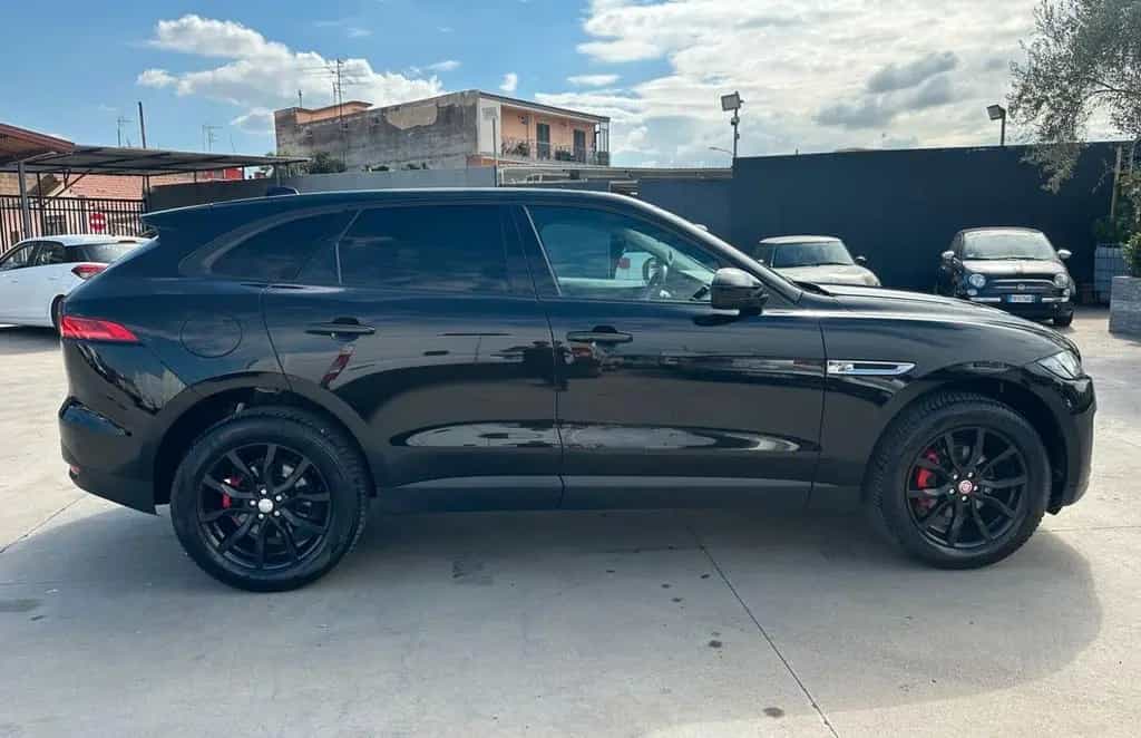Jaguar F-Pace 2.0 D 180 CV AWD Portfolio 09/2017-photo-3