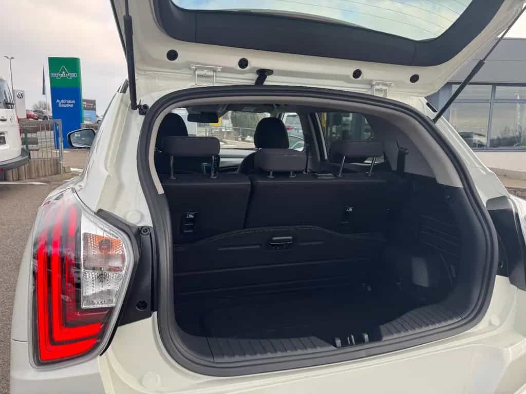 KGM Tivoli Essential Navi, SHZ null-photo-10
