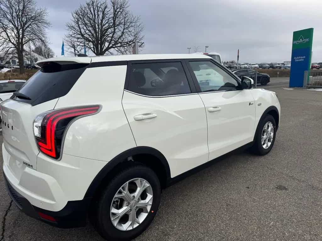 KGM Tivoli Essential Navi, SHZ null-photo-14
