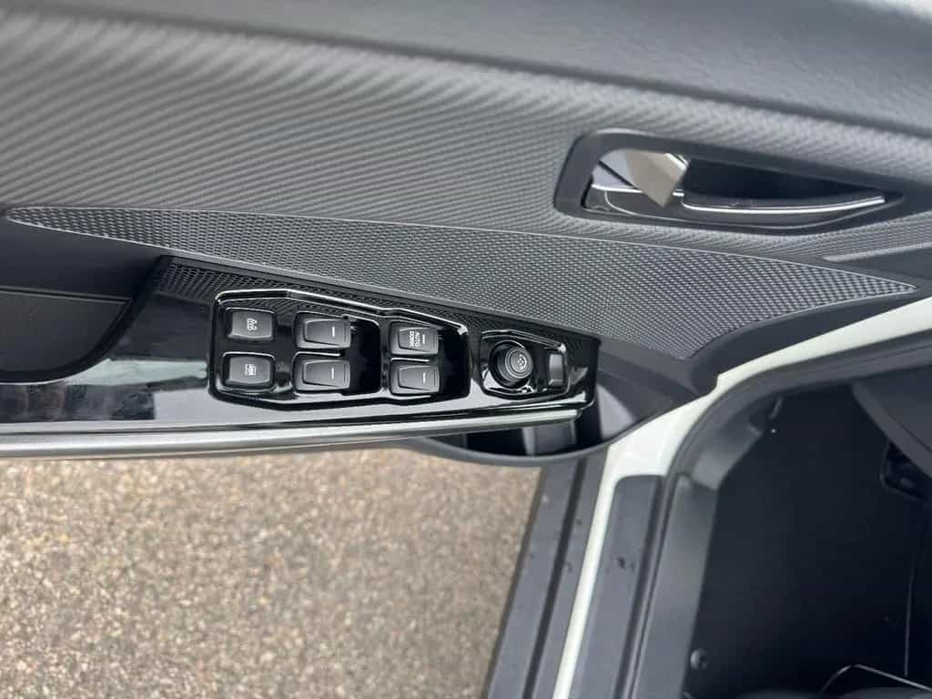 KGM Tivoli Essential Navi, SHZ null-photo-19