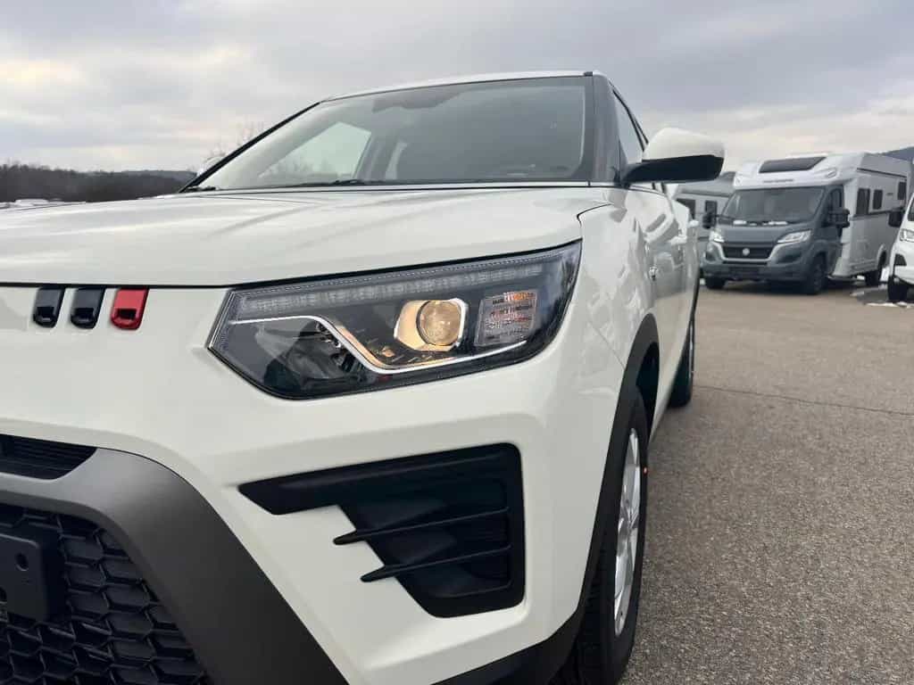 KGM Tivoli Essential Navi, SHZ null-photo-2