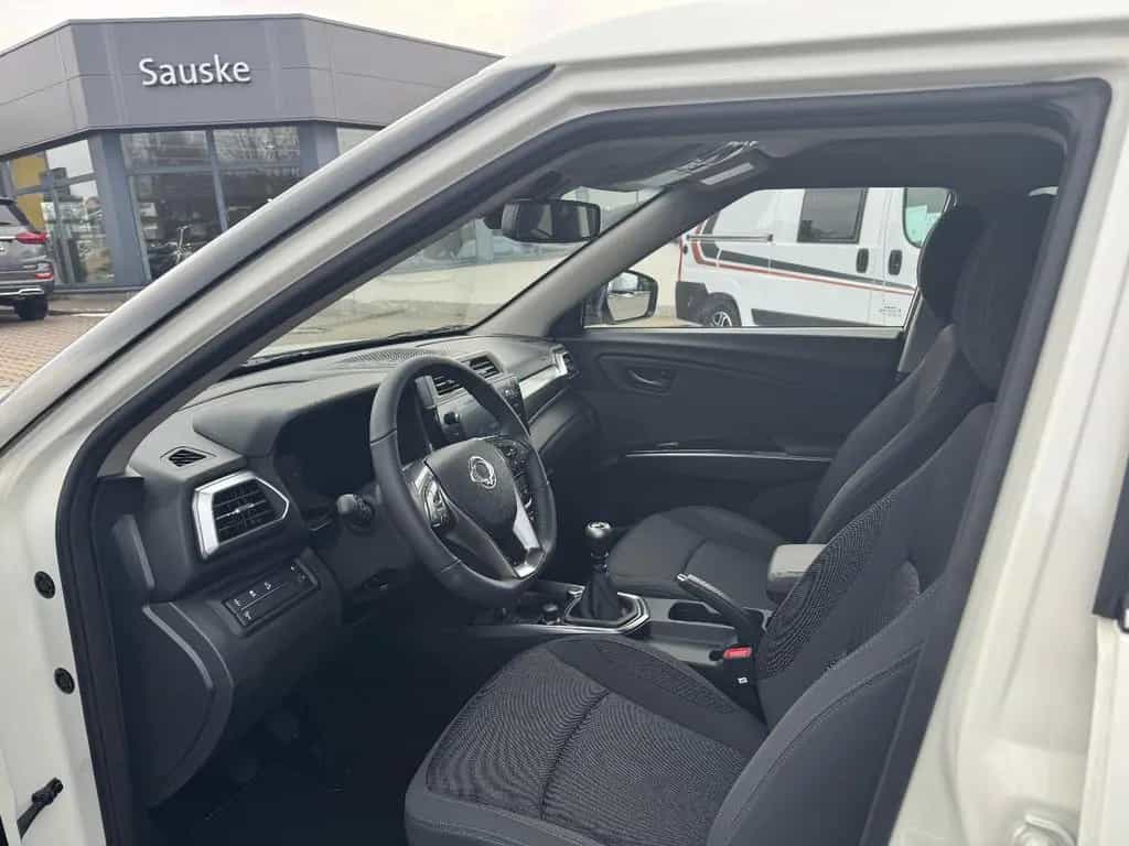 KGM Tivoli Essential Navi, SHZ null-photo-20