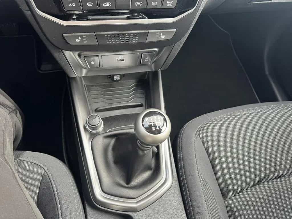 KGM Tivoli Essential Navi, SHZ null-photo-33