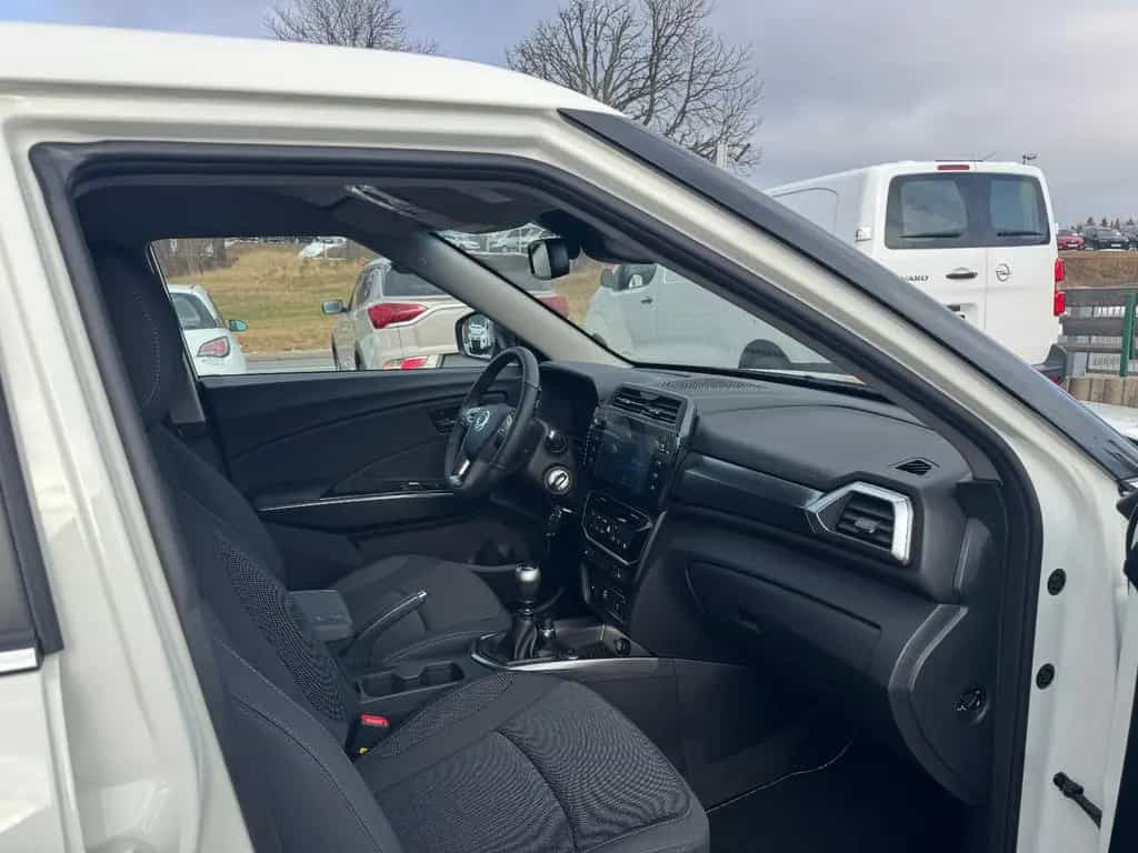 KGM Tivoli Essential Navi, SHZ null-photo-43