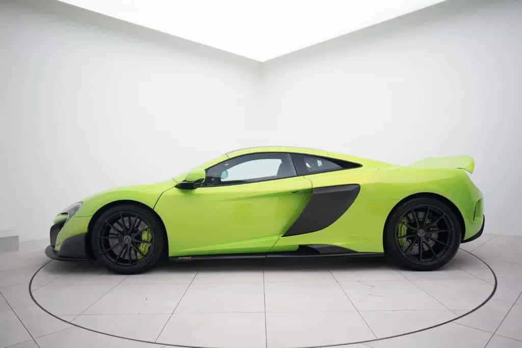 McLaren 675LT 04/2016-photo-1