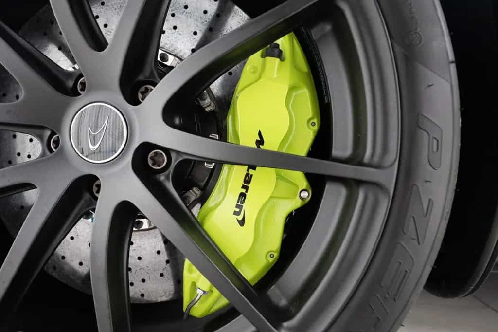 McLaren 675LT 04/2016-photo-13
