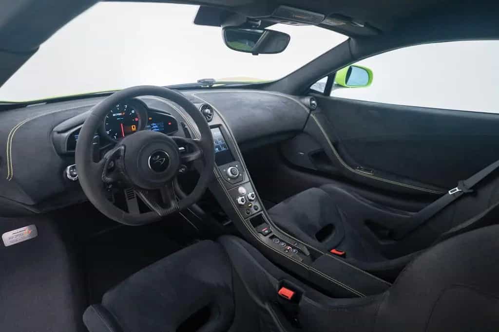 McLaren 675LT 04/2016-photo-5