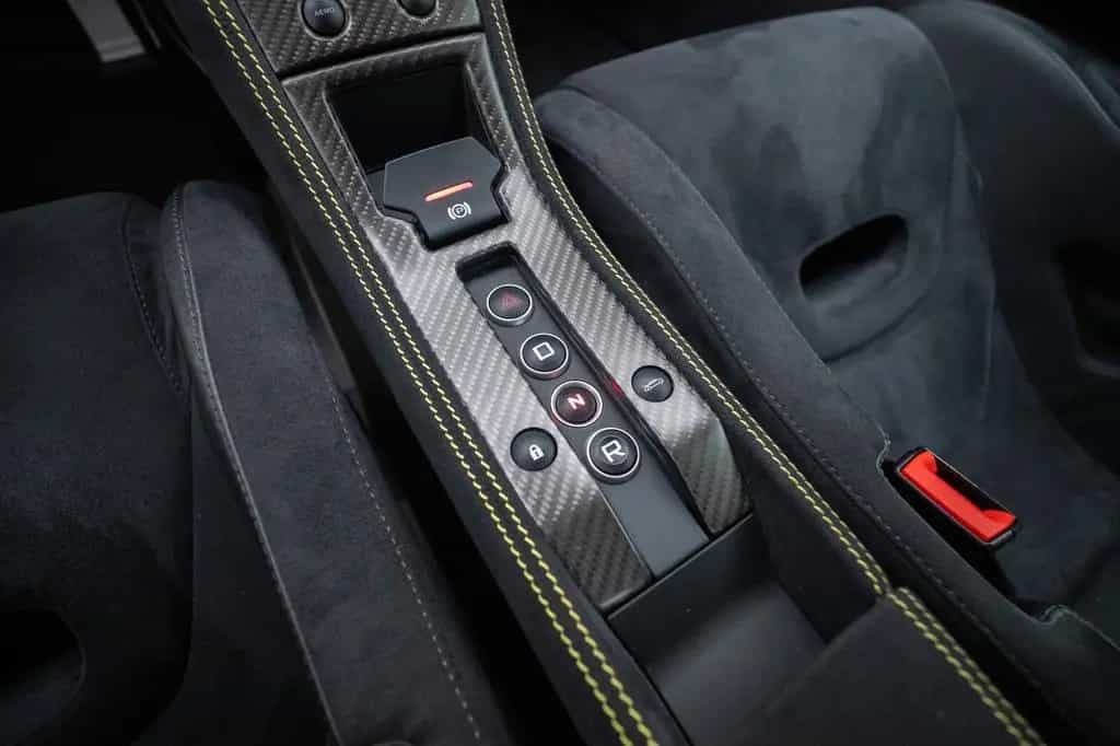 McLaren 675LT 04/2016-photo-8