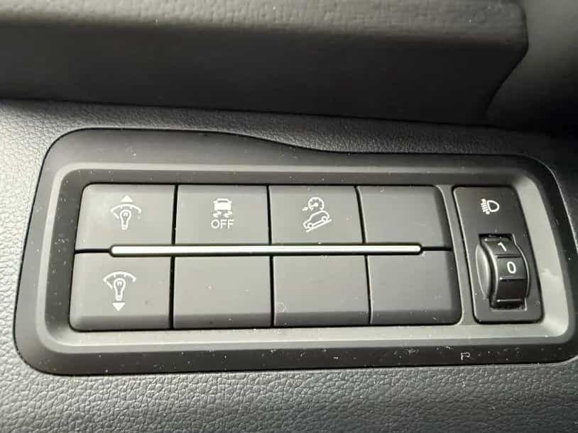 KGM Tivoli 6MT 2WD+Navi+Kamera+Sitzhzg.+Lichtauto. 03/2025-photo-13