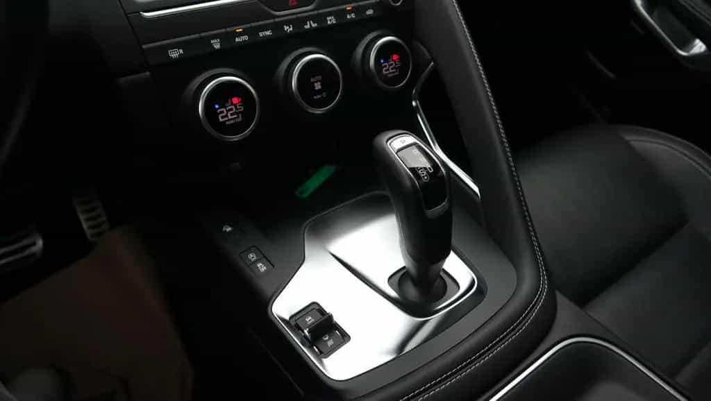 Jaguar E-Pace R-Dynamic S - Pano LED ACC Navi 05/2020-photo-19