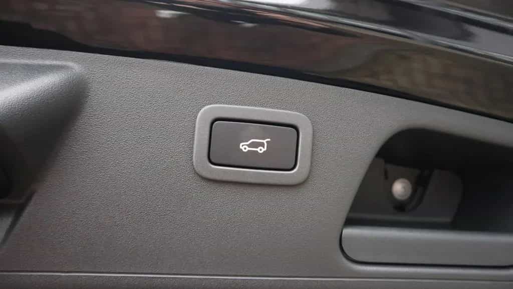 Jaguar E-Pace R-Dynamic S - Pano LED ACC Navi 05/2020-photo-32