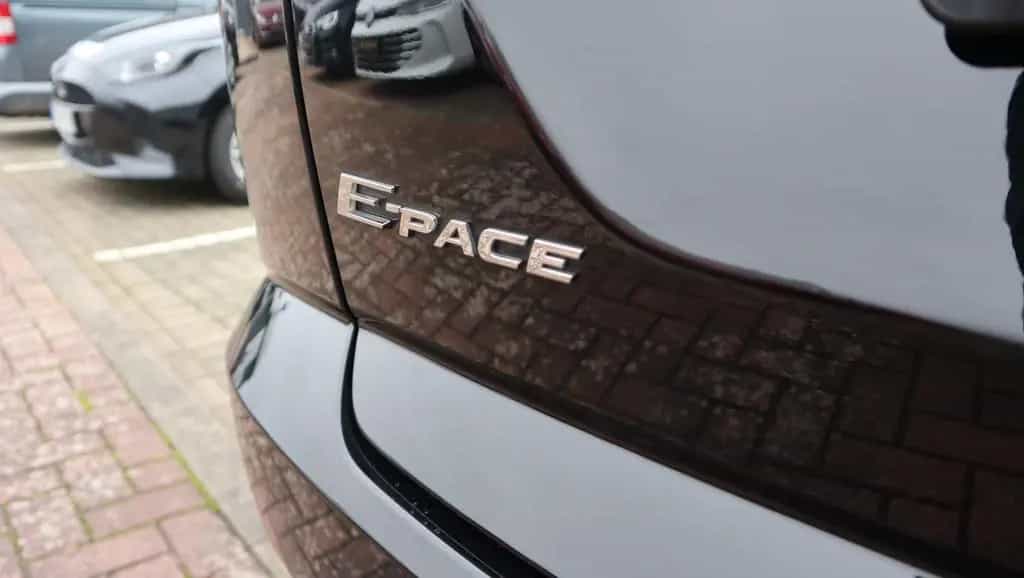 Jaguar E-Pace R-Dynamic S - Pano LED ACC Navi 05/2020-photo-33
