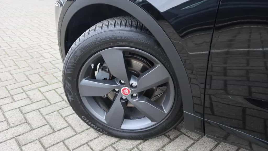 Jaguar E-Pace R-Dynamic S - Pano LED ACC Navi 05/2020-photo-4