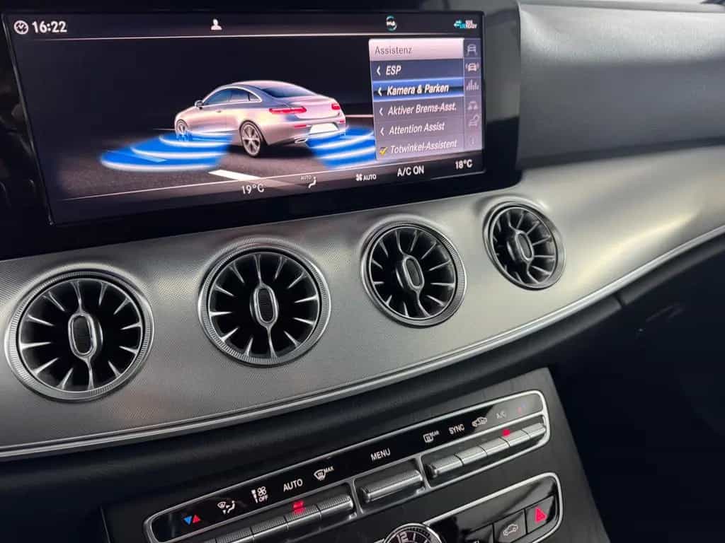 Mercedes-Benz E-Class 200 Coupe *Navi|Panorama|Kamera|Bi-LED* 09/2018-photo-19