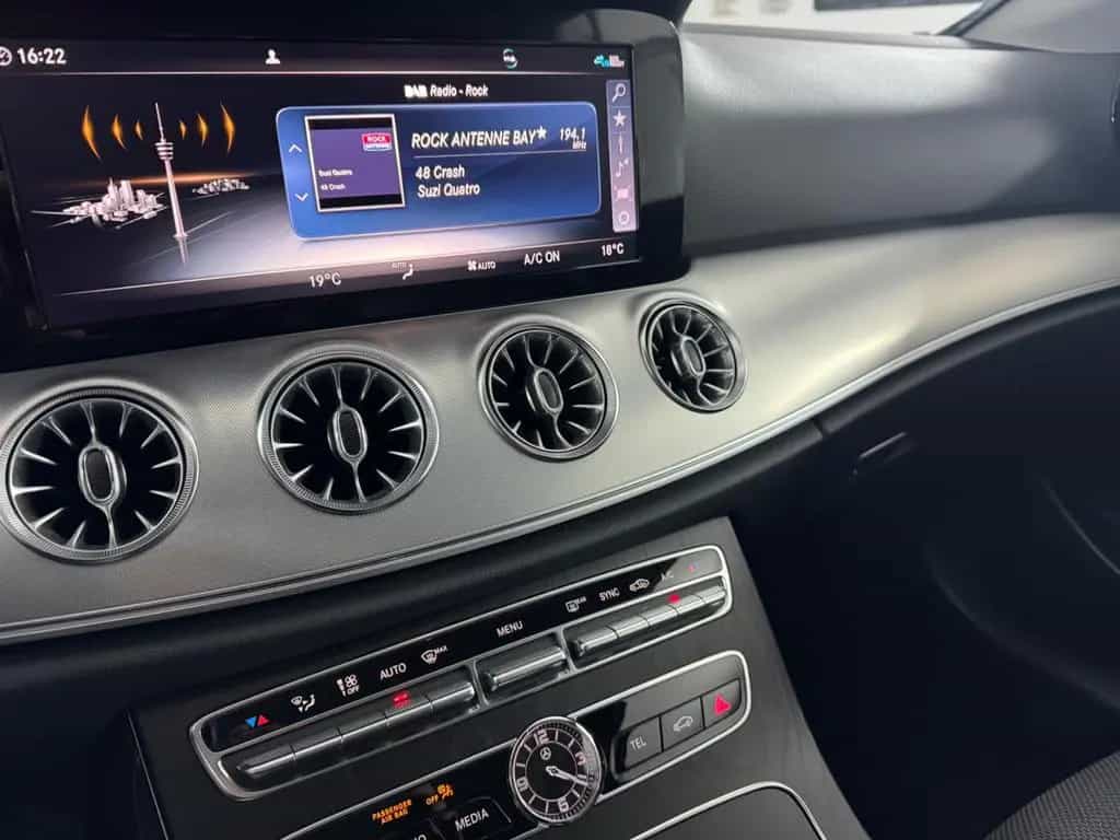 Mercedes-Benz E-Class 200 Coupe *Navi|Panorama|Kamera|Bi-LED* 09/2018-photo-31