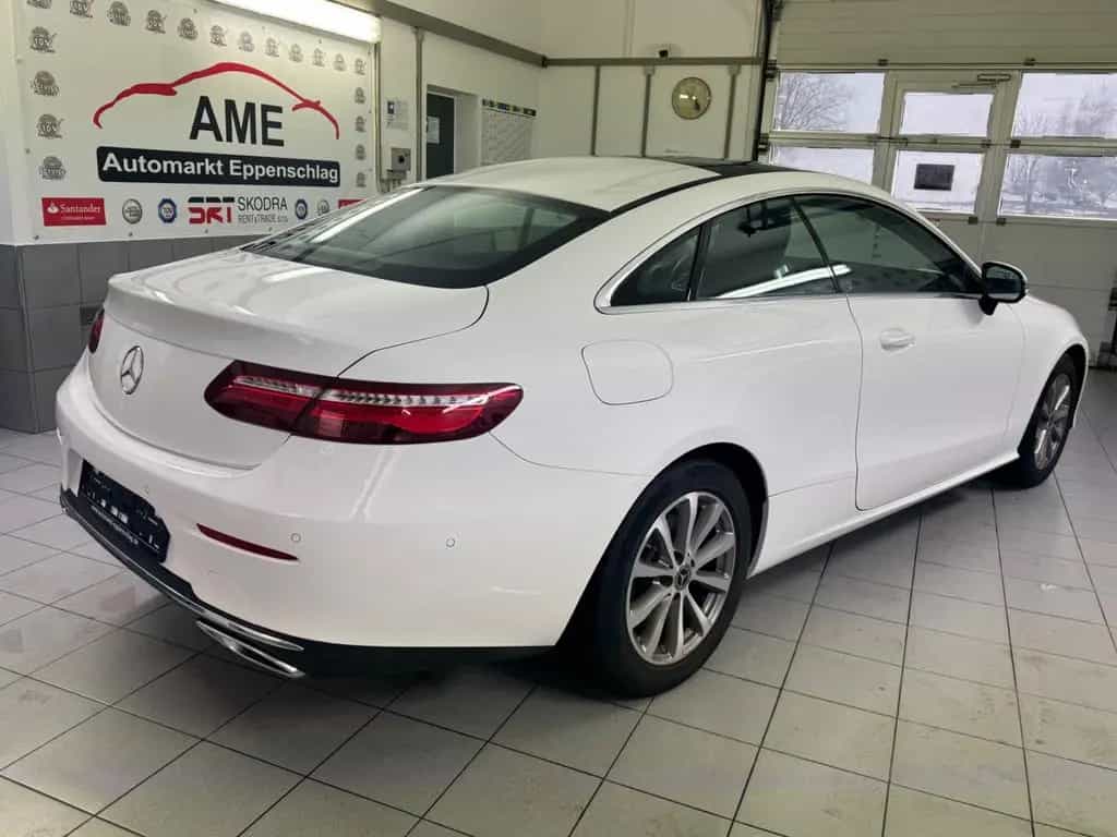 Mercedes-Benz E-Class 200 Coupe *Navi|Panorama|Kamera|Bi-LED* 09/2018-photo-4