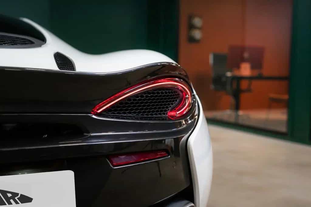 McLaren 570GT / Bowers & Wilkins / Front Lift / MSO 01/2017-photo-9