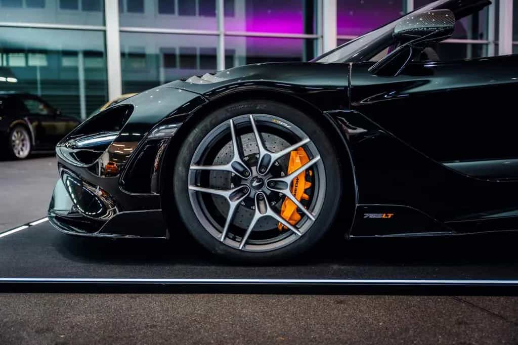 McLaren 765 LT Spider *MSO*Carbon*Lift*Park-Assistent* 06/2022-photo-13
